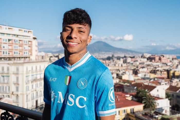 新援简介：阿利松·桑托斯