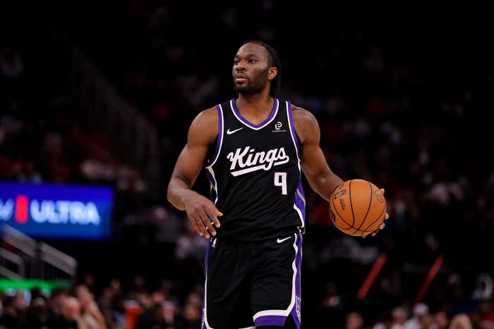 能攻能抢！阿丘瓦15中10高效砍下22分12板 7前场板